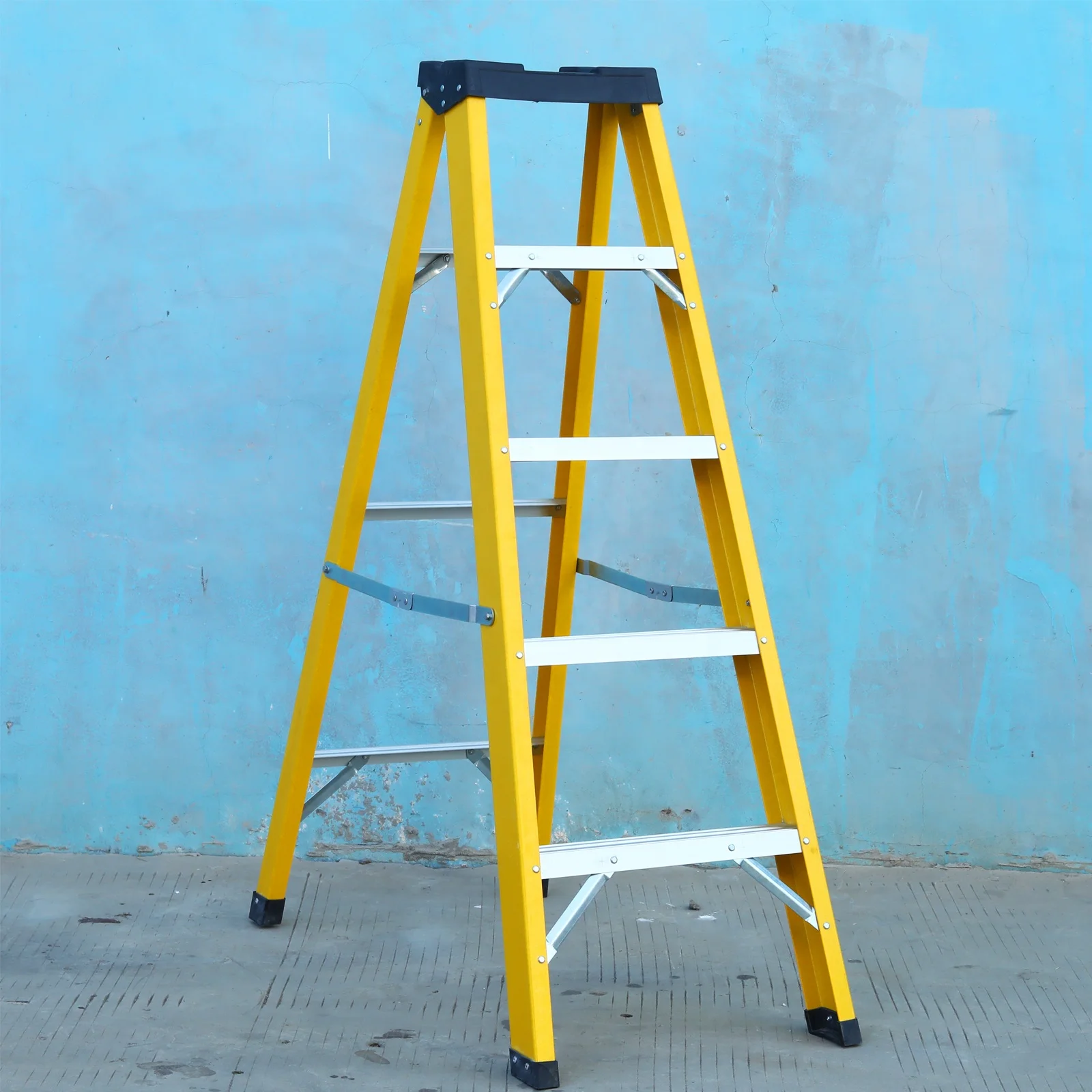 CE Fiberglass FRP 3-Step 4-Step 4m 5m Dielectric Folding Step Ladder, Easy Store, Lightweight