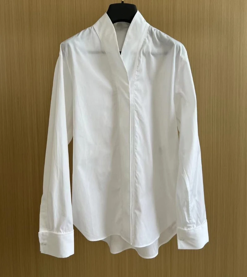 Camisa branca de manga comprida com decote em V FWRD Camisa branca minimalista para deslocamento # FWRD0041