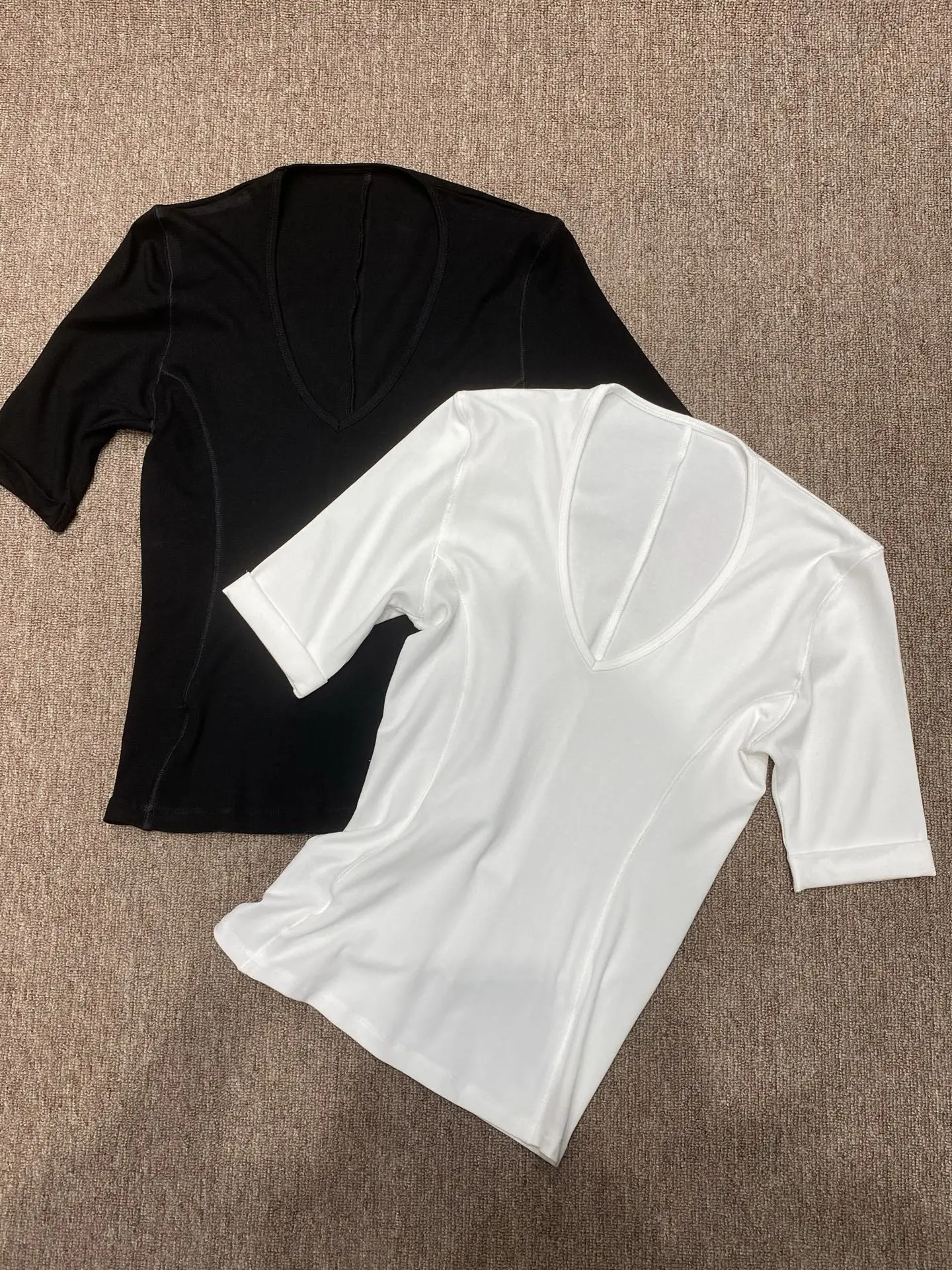 

Slim Fit Comfortable V-Neck 5/4 Sleeve T-Shirt Fashionable Simple Design High Elasticity Women's Top Casual Cotton Tee