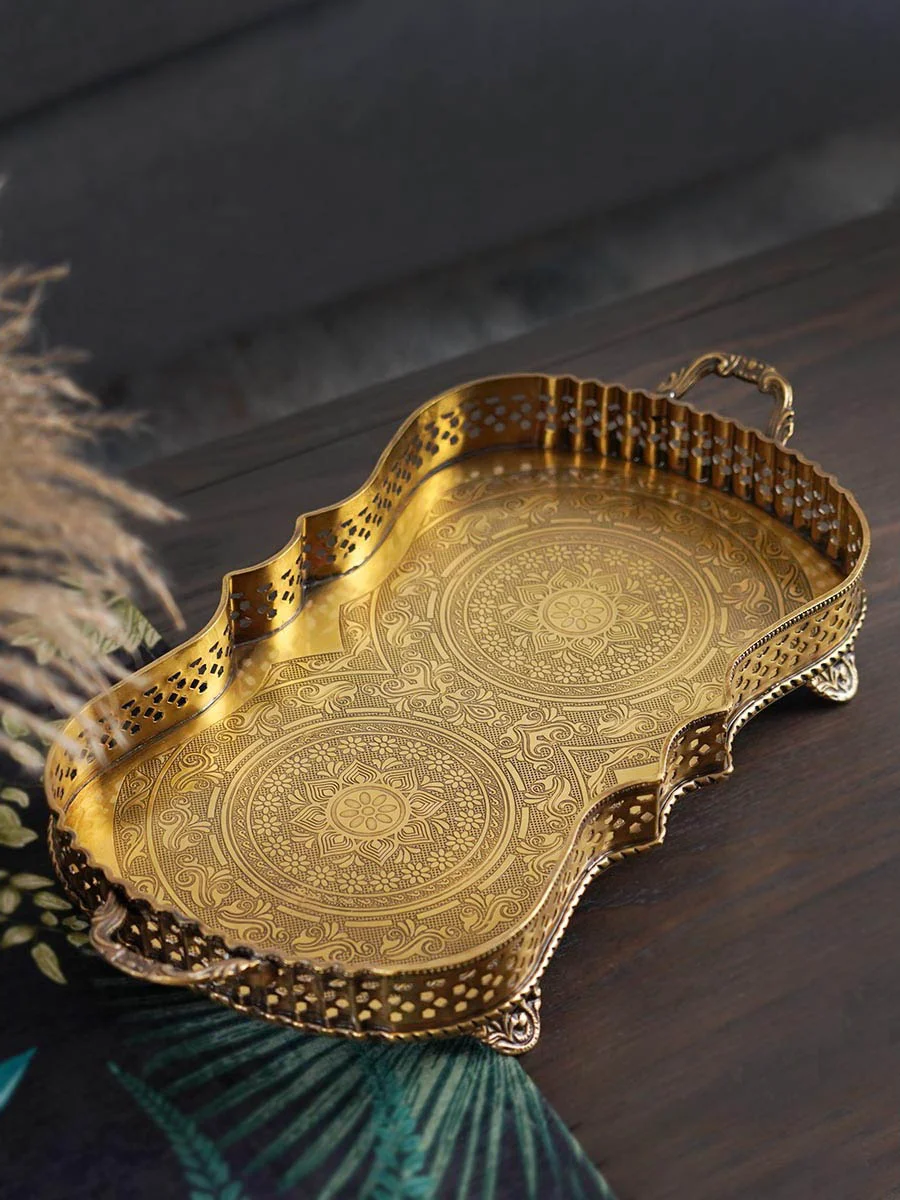 

European-style handmade luxury carved brass tray retro fruit bowl living room decorative copper storage tray.