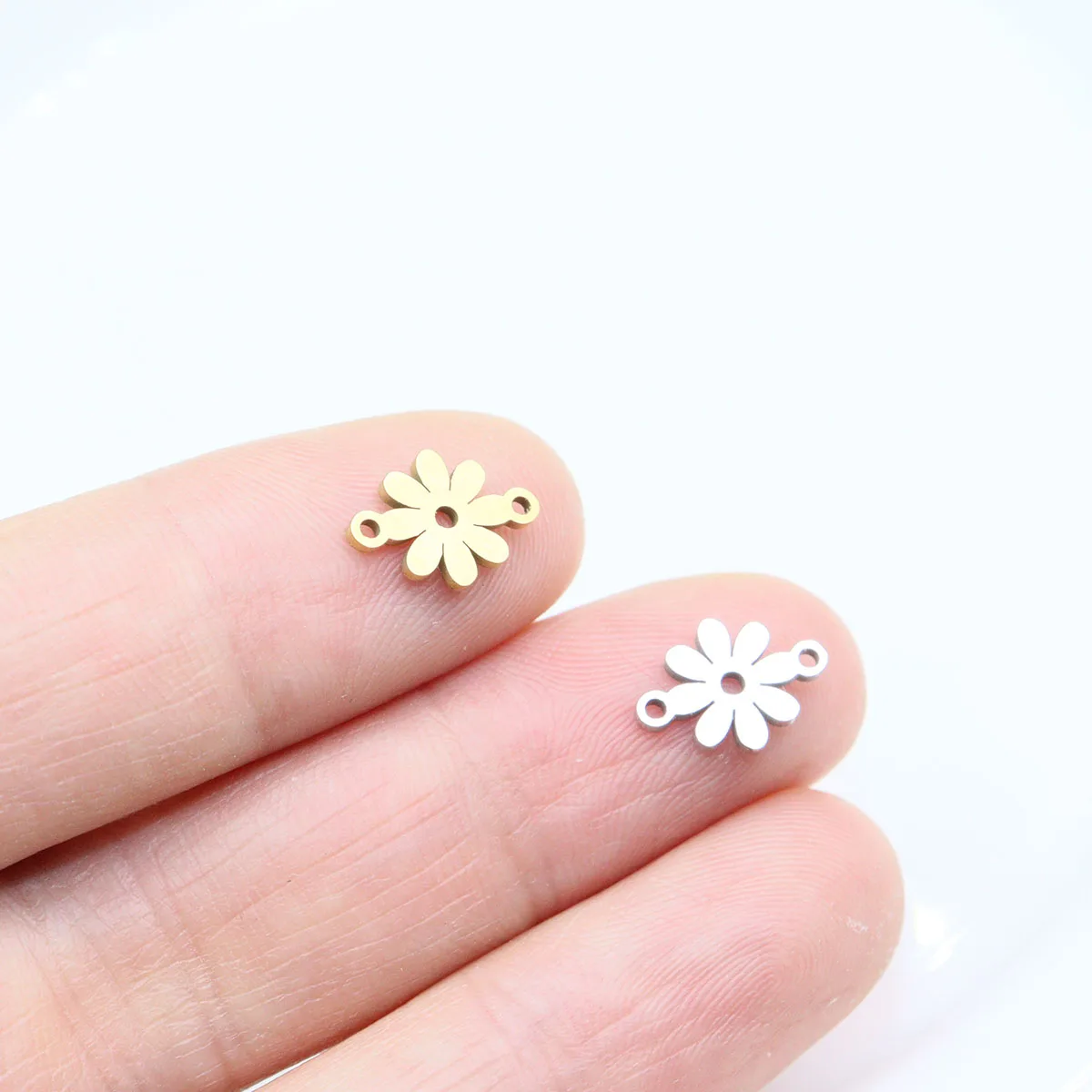 10pcs 스테인레스 스틸 고품질 Mirro 폴란드어 미니 여자 여자 매력 펜던트 DIY Coonector 팔찌 진공 플레이트 방수