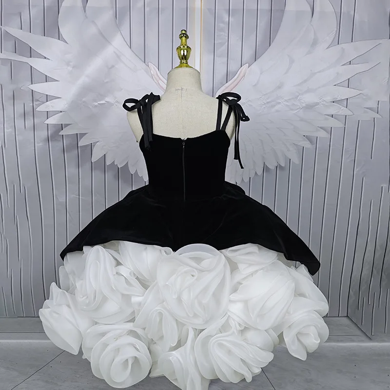 فستان فتاة الزهور المنتفخ باللون الأسود مع فيونكة بيضاء على شكل حرف A للأطفال، فستان لطيف مكشكش لحفلات أعياد الميلاد الأولى
