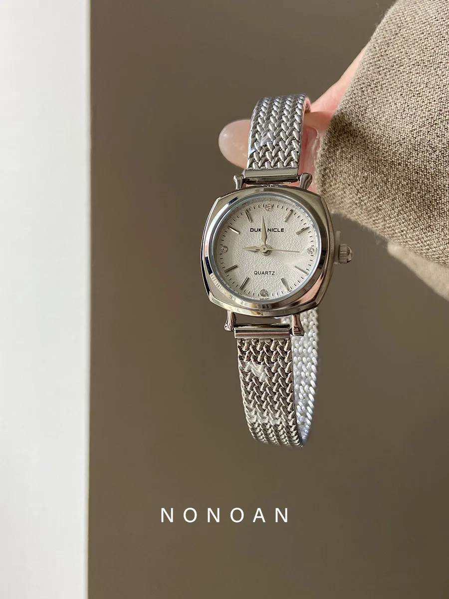 Retro-Style, Understated Luxury Women'S Watch With A Sophisticated Mesh Strap And Small Dial; High-End Luxury Women'S Wristwatch