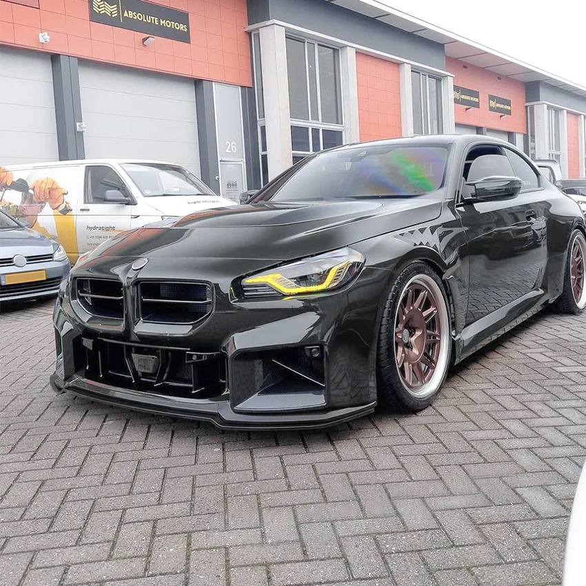 車のフロントバンパー下部スプリッタースポイラーリップガードボディキットの自動車の付属品 BMW 2 シリーズ M2 G87 2023 + 外装装飾