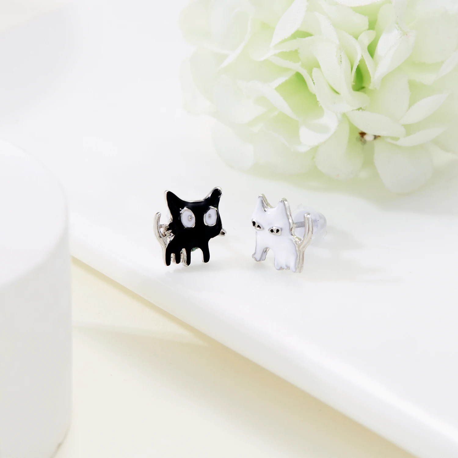 Boucles d'oreilles à tige de chat en émail pour femmes et enfants, animal mignon asymétrique, chaton, fleur, étudiant, fille, cadeau de bijoux 03, nouveau