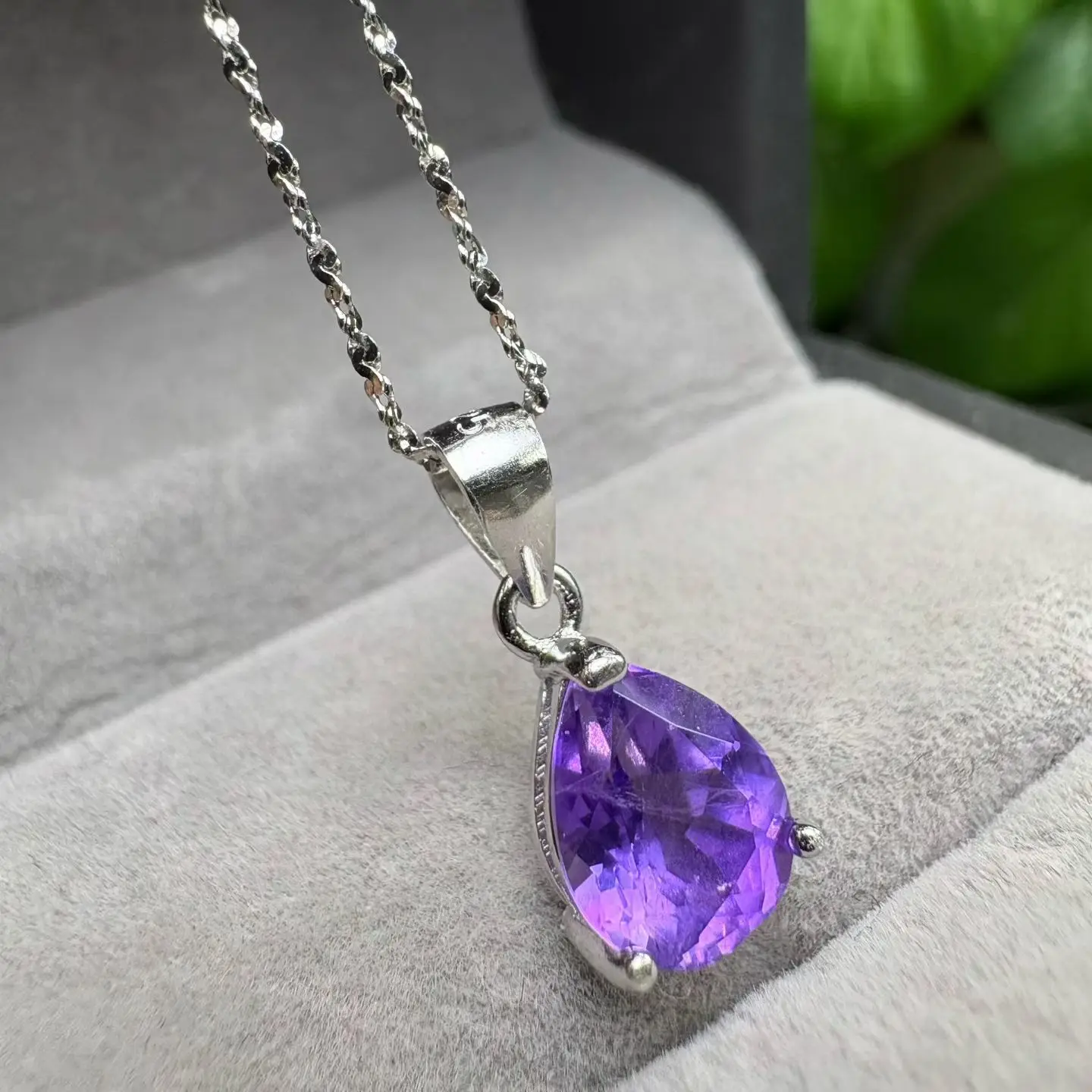 

1Pc Fengbaowu Natural Amethyst Water Drop Pendant 7x9MM 925 Sterling Silver Reiki Healing Stone Jewelry Gift For Women Men