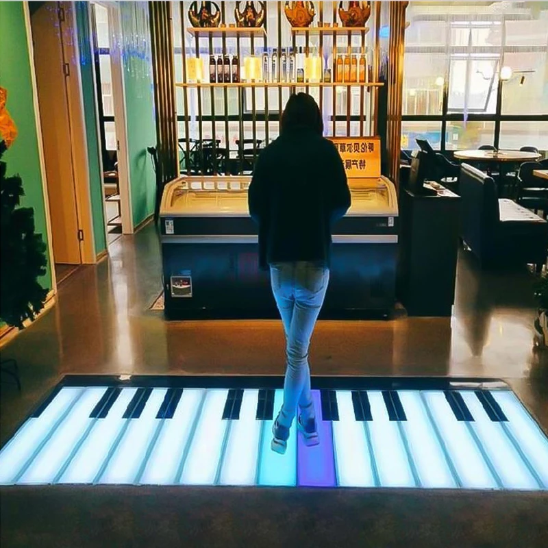 Luz de suelo RGB con sonido de inducción de Piano, lámpara de pie LED de 80x20x6cm, creativa, para escalones de escalera, música interactiva, Riq-PF80