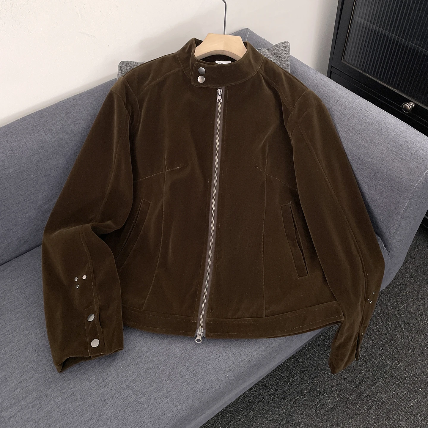 

Мужская куртка-харрингтон в американском ретро-стиле, коричневая, с воротником-стойкой, свободного кроя, из замши, молодежная, повседневная, с длинными рукавами, в современном винтажном стиле