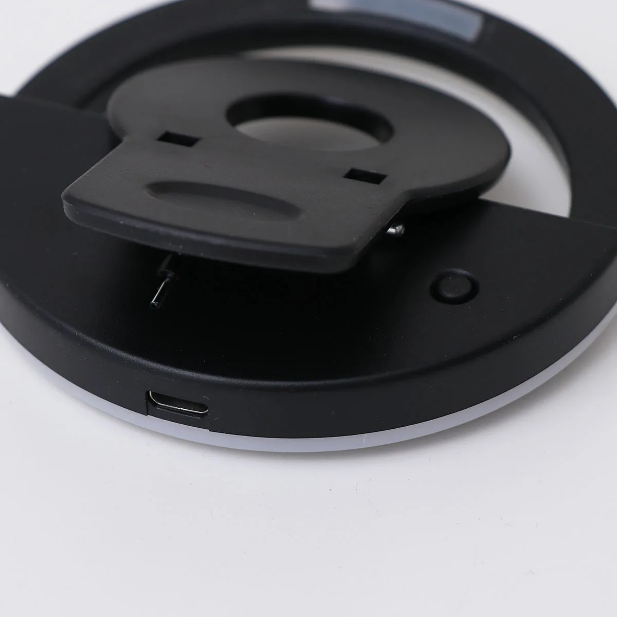 

LED Fill Light Selfie Ring 3 Lighting Modes USB Rechargeable Compact Portable U-Shaped Design for Low Light Photography Camping