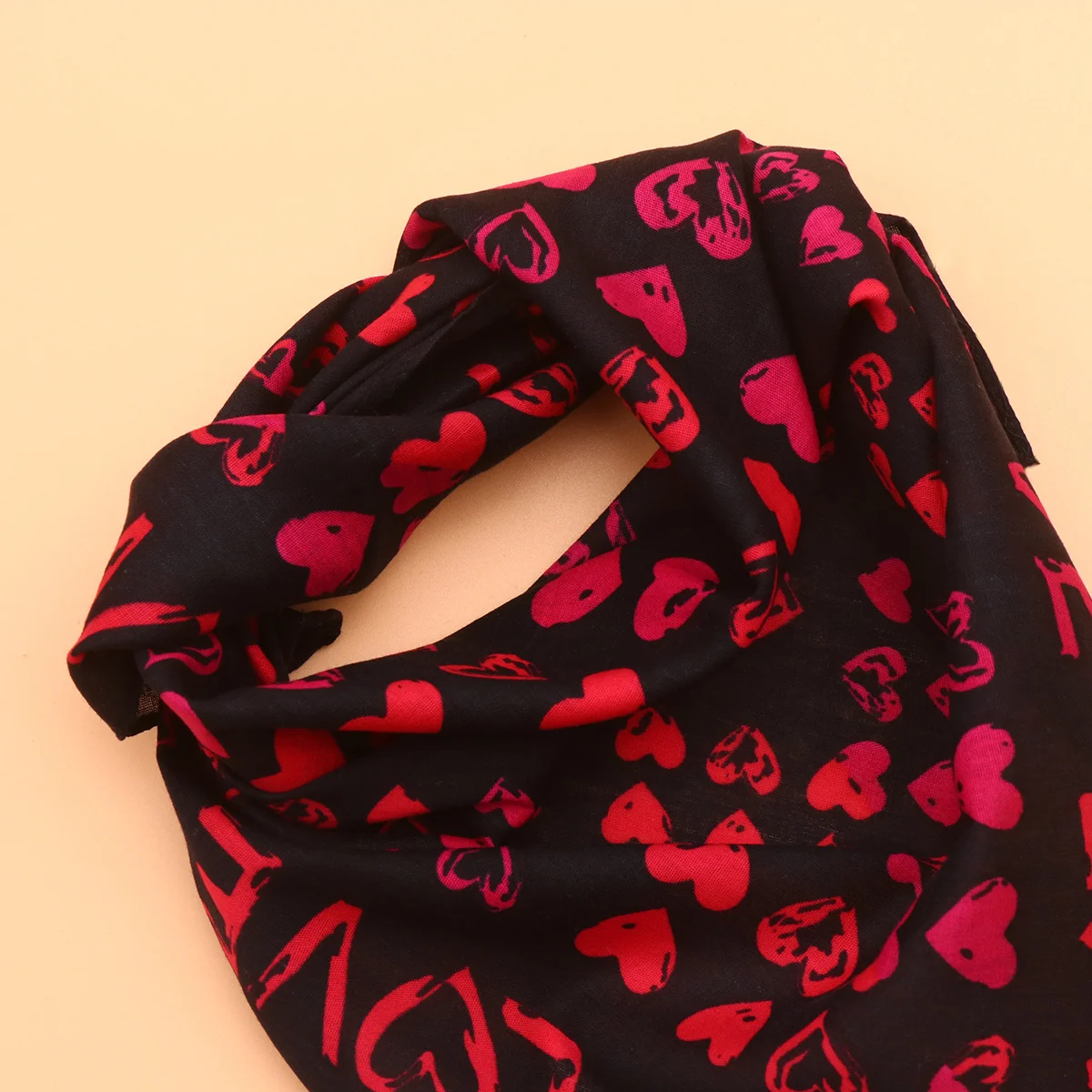 

Heart Pattern Pet Collar Triangle Dog Saliva Towel Valentines Day Themed Dog Bib Printed Design Fashion Pet Collar Decoration
