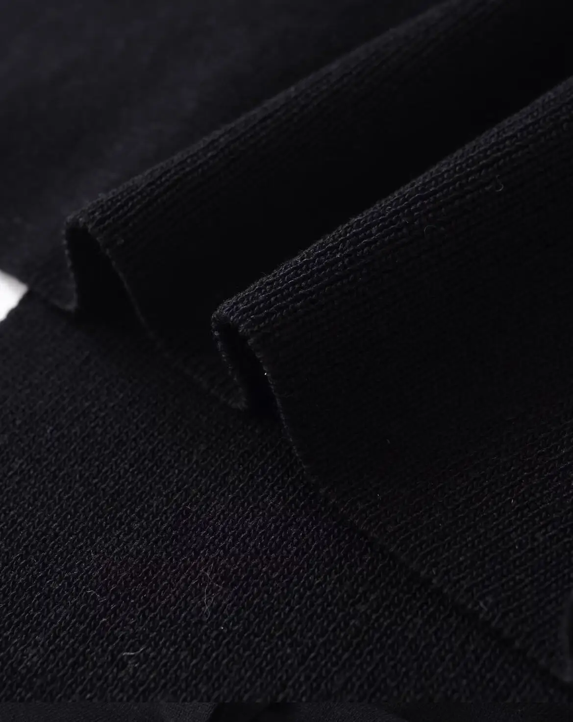 Nowa seksowna czarna dzianinowa bluzka typu halter z dekoltem w serek, odkrytymi guzikami, dopasowany top damski bez pleców, letnia koszulka bez rękawów.