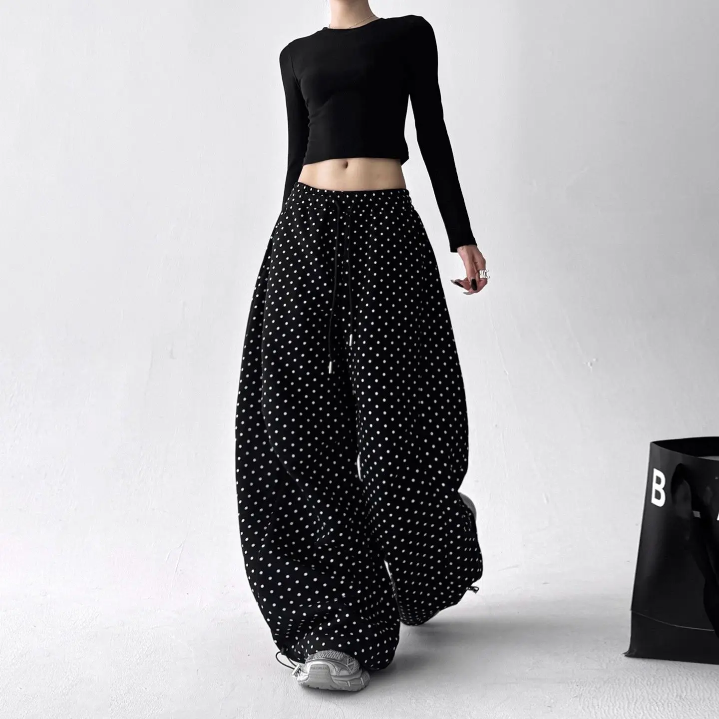 2025 خريف جديد Sweatpants ملابس نسائية كورية مع طباعة نقاط البولكا أنيقة سراويل مستقيمة طويلة سراويل تقليدية