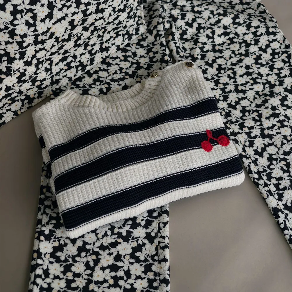 

Детский свитер для девочек, весенний, хлопковый, модный, с полосатым узором, вязаный пуловер, с вышивкой вишни