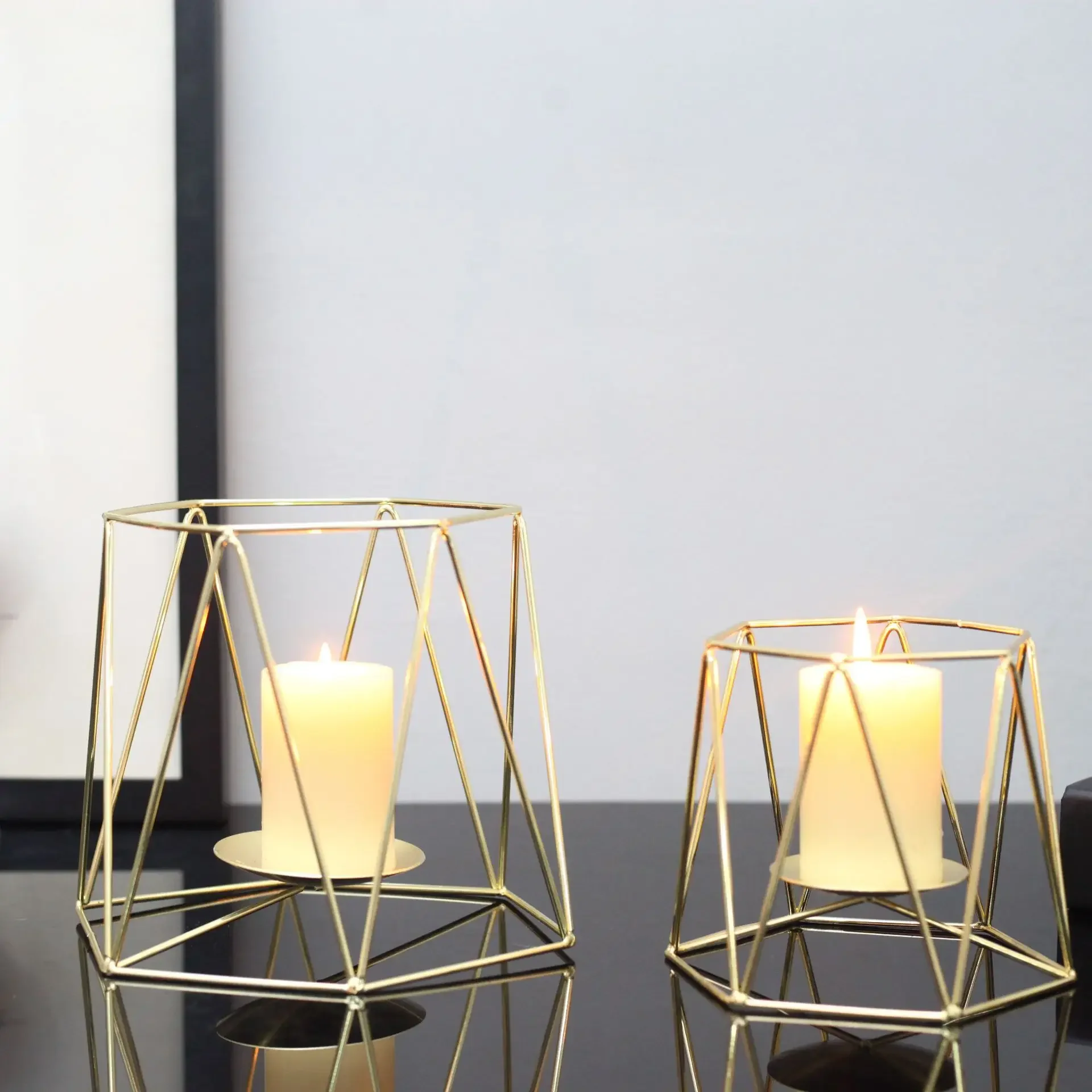 

z Promotion metal hollow out nordic articles gifts candlestick decorative candle holders