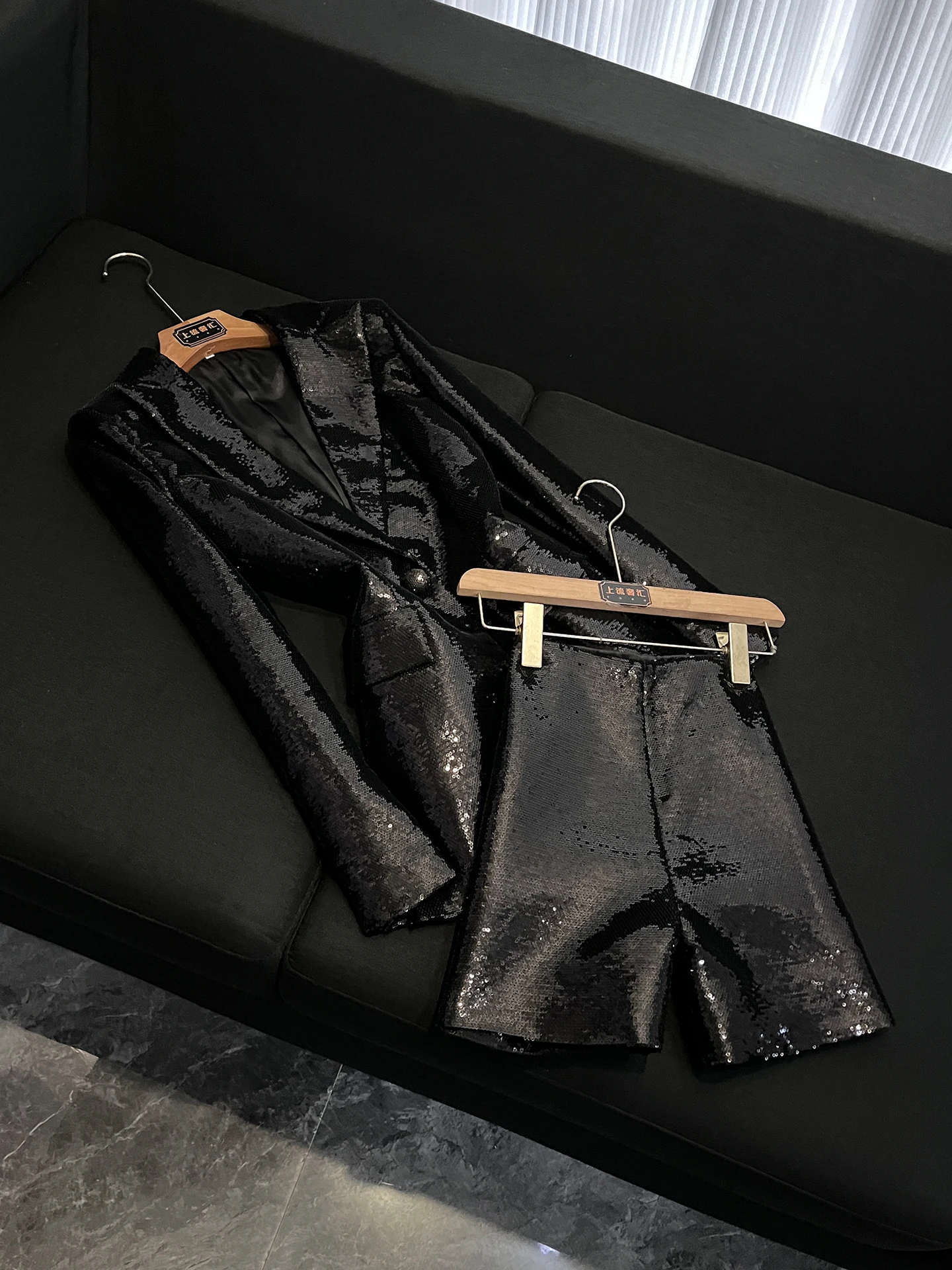 

Cool Bla Sequin Suit Set Women's Profional Two-Piece Faion Spring 2026 High Waist Polyester Fiber Anti-Wrinkle