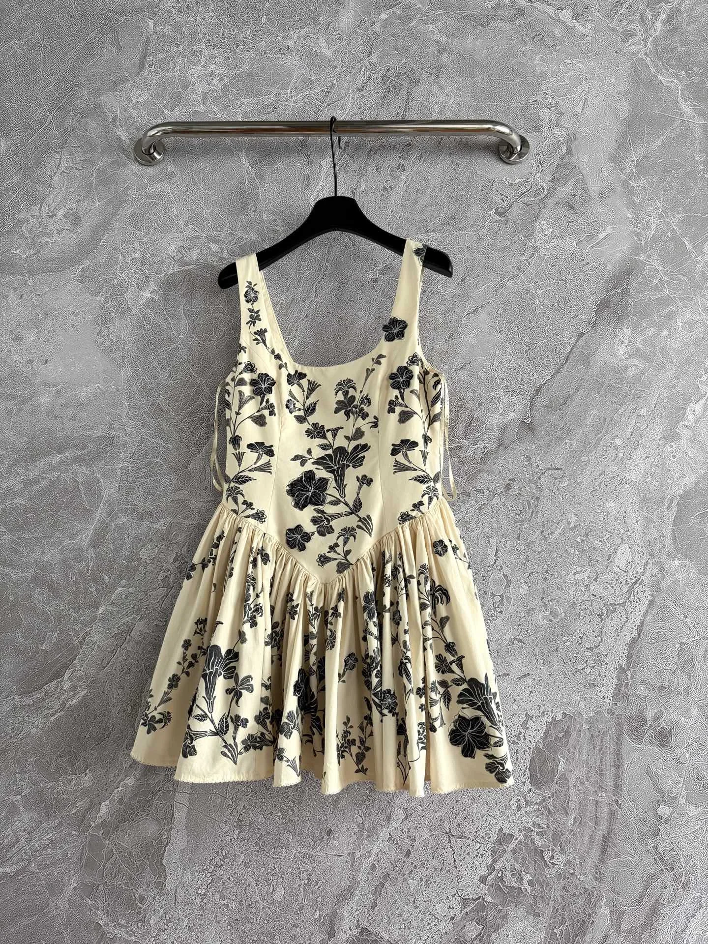 2025 New Women 100% Cotton Tank Dress Position Flower Print and 3D Floral Embroidery Square Collar High Waist Holiday Mini Robe