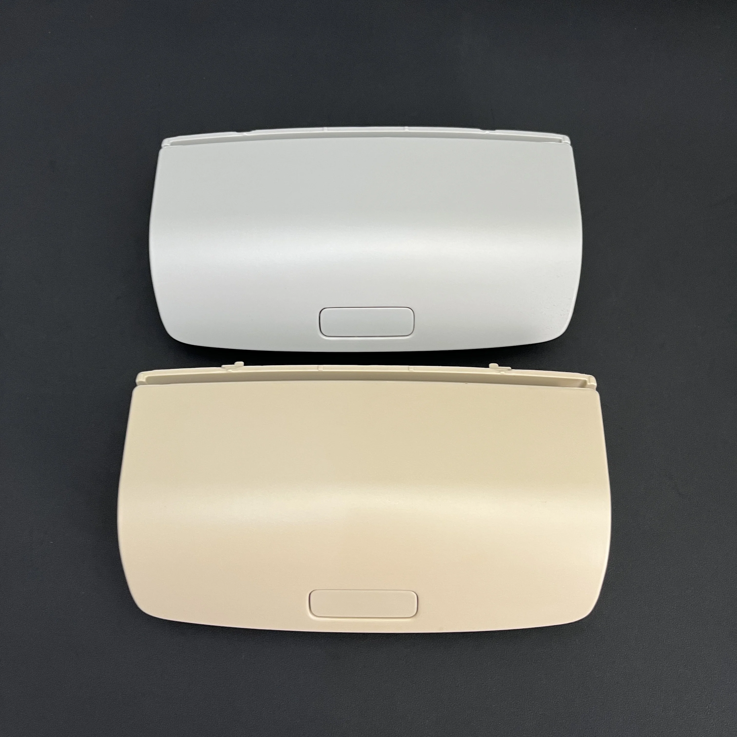 Car Roof Sun Glasses Box Case Holder For VW Tiguan Passat B6 B7 CC Golf 6 5 MK6 Jetta MK5  Skoda Yeti Superb 1KD868837