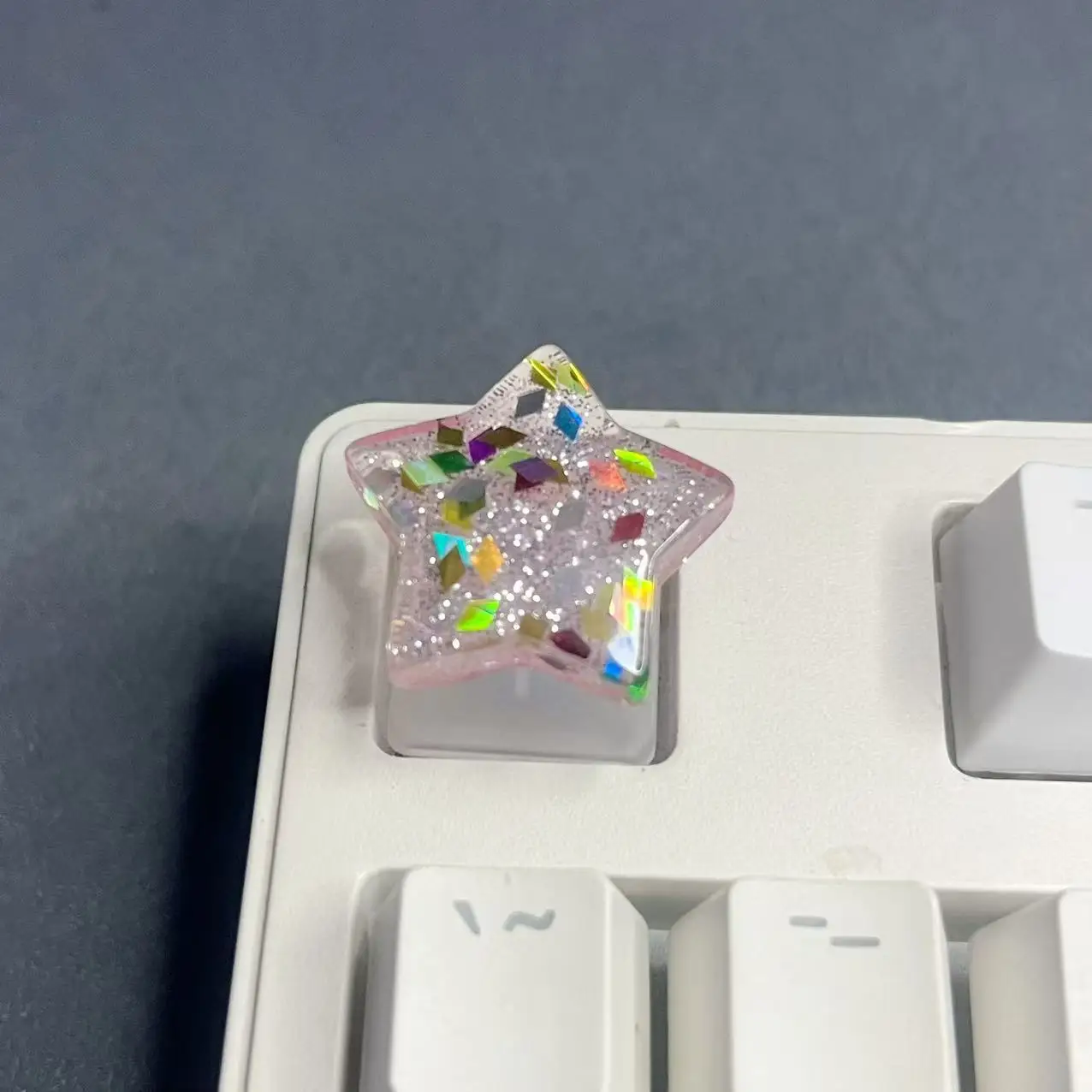 Cute transparent glitter colored five pointed star keycap game mechanical keyboard keycap glowing heart decoration keycap
