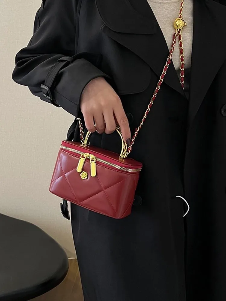 Luxury designers this year's popular mini small bag women's 2025 new wild high-end chain messenger box small square bag women