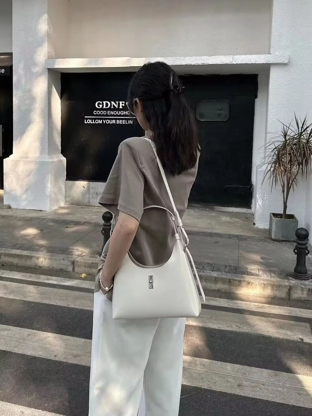 Women\'s Crescent Bag Genuine Leather Saddle Bag Fashion Armpit One Shoulder Bag Crossbody Bag Luxury Designer Handbag Female