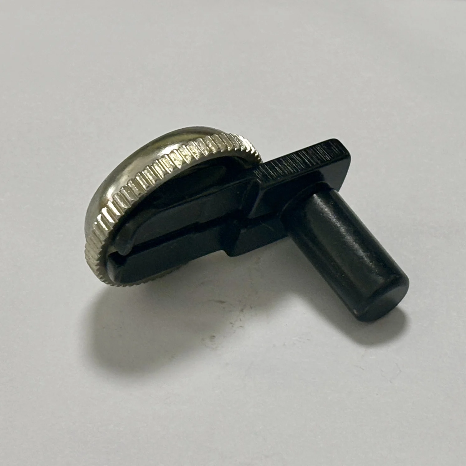 

ЗАПАСНЫЕ ЧАСТИ ДЛЯ ШВЕЙНОЙ МАШИНЫ 600. ТИСКОВОЕ КОЛЕСО