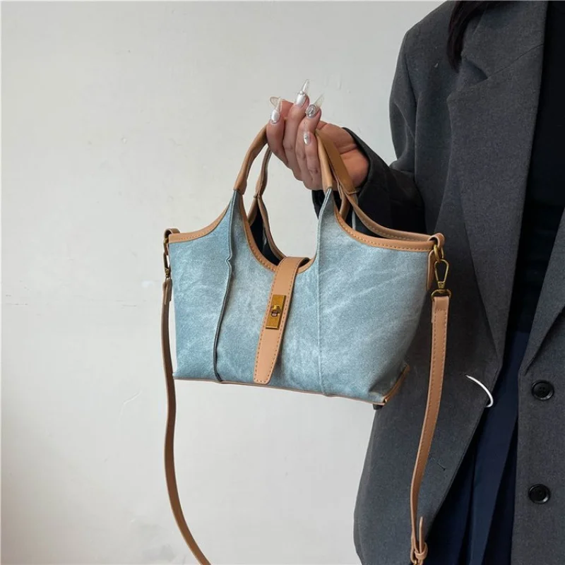 

Fashionable Women's Handbag Made Of Premium Leather Boasting Trendy Design And Casual Vintage Paris Style​