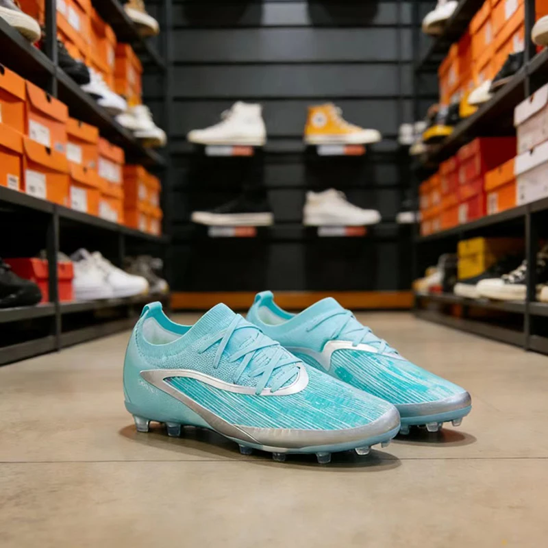 

Новые футбольные бутсы 2026 года для мужчин и женщин: ультралегкие, дышащие, нескользящие, для матчей и тренировок на газоне (шипы TF/FG)