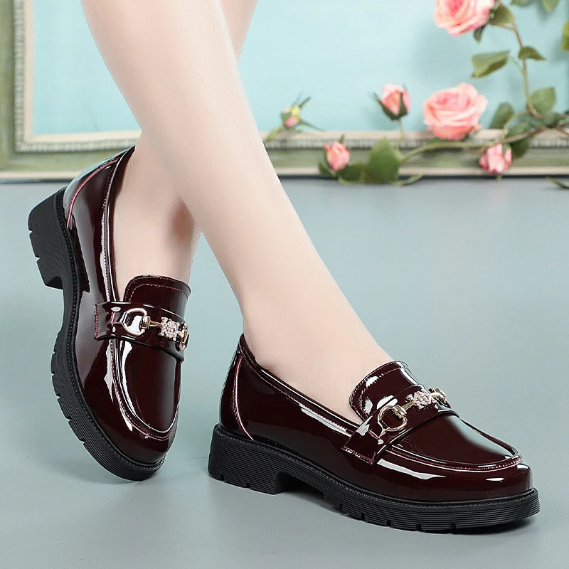 Women\'s Mary Jane Platform Shoes Round  Head Spring New Metal Chain Casual Soft Patent Leather Slip on Loafers