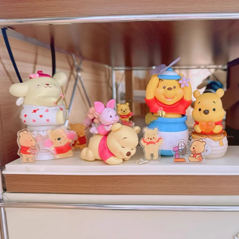 Miniso Pooh Bear Puff Honey Resmi Asli dalam Kotak Buta Musim Semi, Figur Mainan Hiasan Meja, Hadiah Liburan, Anime Perimeter