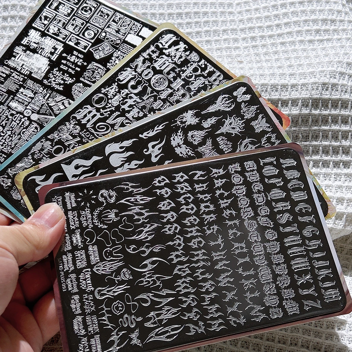 Plaque d'estampage pour nail art, plaque d'acier d'estampage, modèle de décoration d'ongles sans peinture pour débutant, kit de matériel d'outil d'estampage de bête mythique sur quatre côtés, moule d'estampage, nouvel essai, nouveau méthode, art rapide pour les gens paresseux