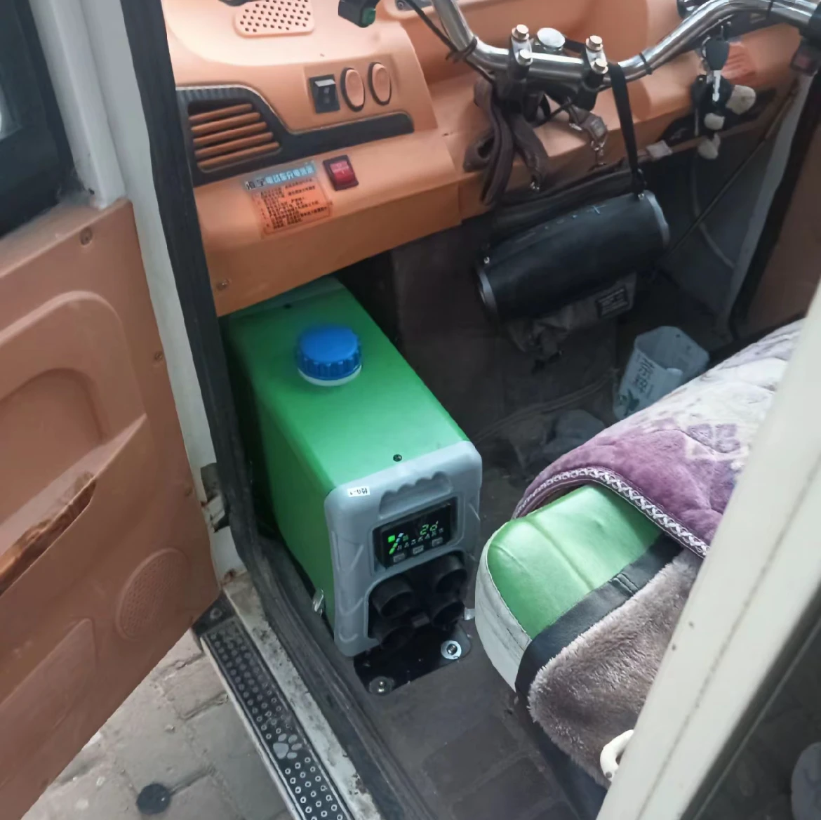 Factory 12v24v Diesel 5kw8kw Parking Air Heater In Stock And High Power Suitable For Various Car,home Heating
