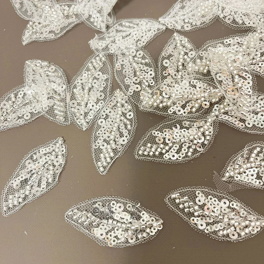 5 pz/lotto patch di pizzo foglia ricamata per abbigliamento abito da sposa copricapo fai da te argento bianco paillettes panno Applique cucire