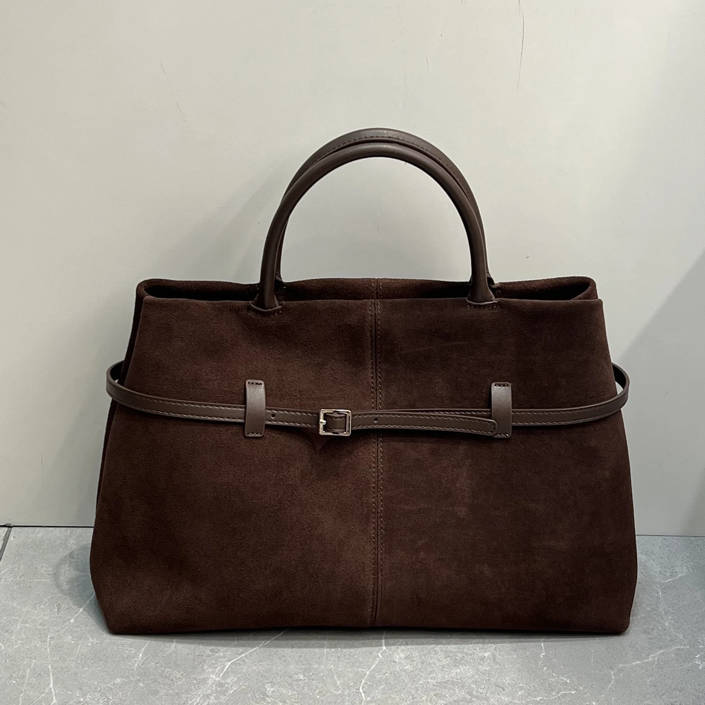 

Suede Women's Tote Bag 2025 New Niche Design Large Capacity Vintage Frosted Cowhide Fashion Commuter Handbag