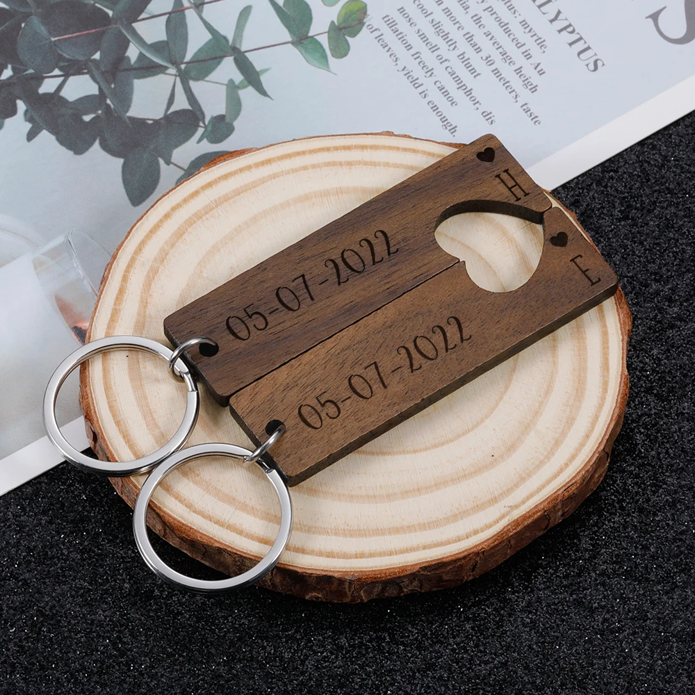 

Paired Wooden Keychain Personalized Date Letter Couple Keychains Customized Key Ring Valentines Day Gift for Boyfriend Keyring