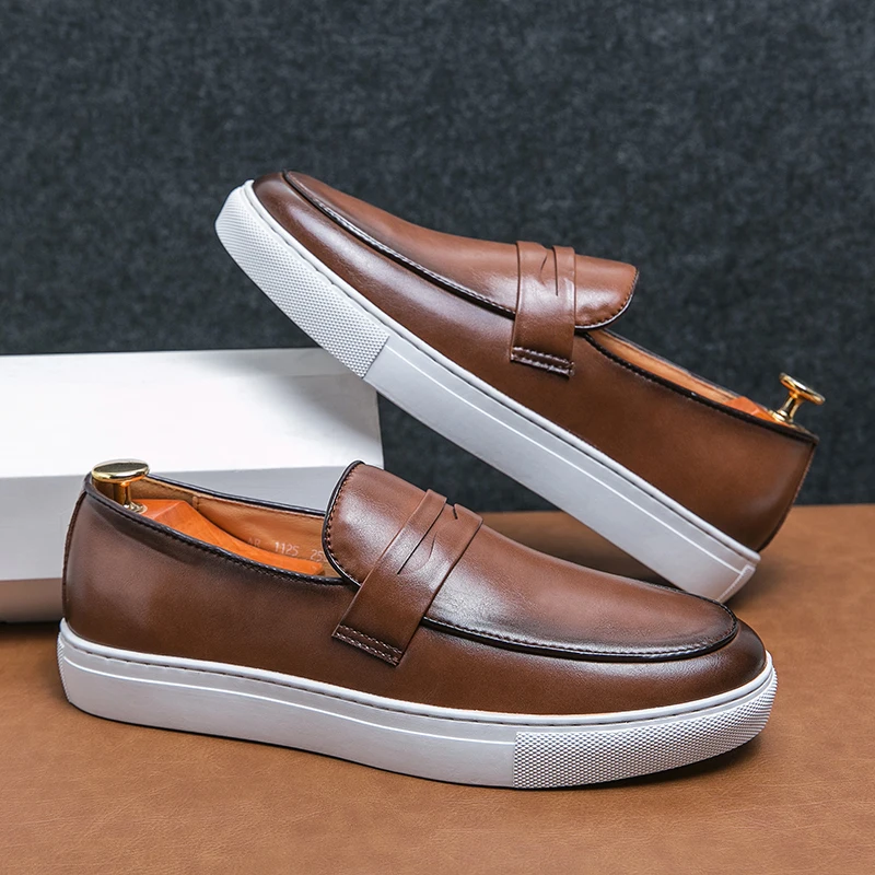 Men Business Vulcanized Shoes Casual Lightweight Comfortable Fashionable Small Leather Shoes Outdoor Walking Loafers Size 38-48