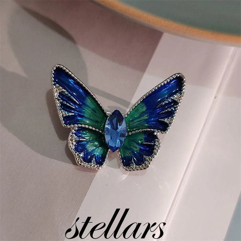 

Blue Oil Paint Drip Small Butterfly Brooch for Women Elegant Jacket Decoration Pin Sparkling Chest Flower Dress Accessory
