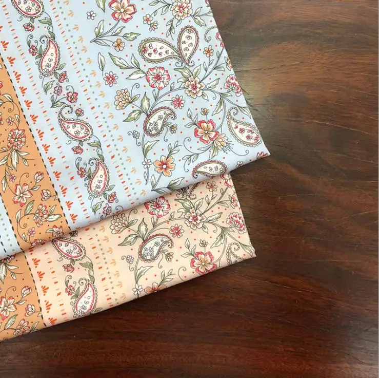 Tessuto bohémien floreale blu da 1 metro x 1,4 metri per abito morbido viscosa rayon motivo paisley tecido de decoração natale