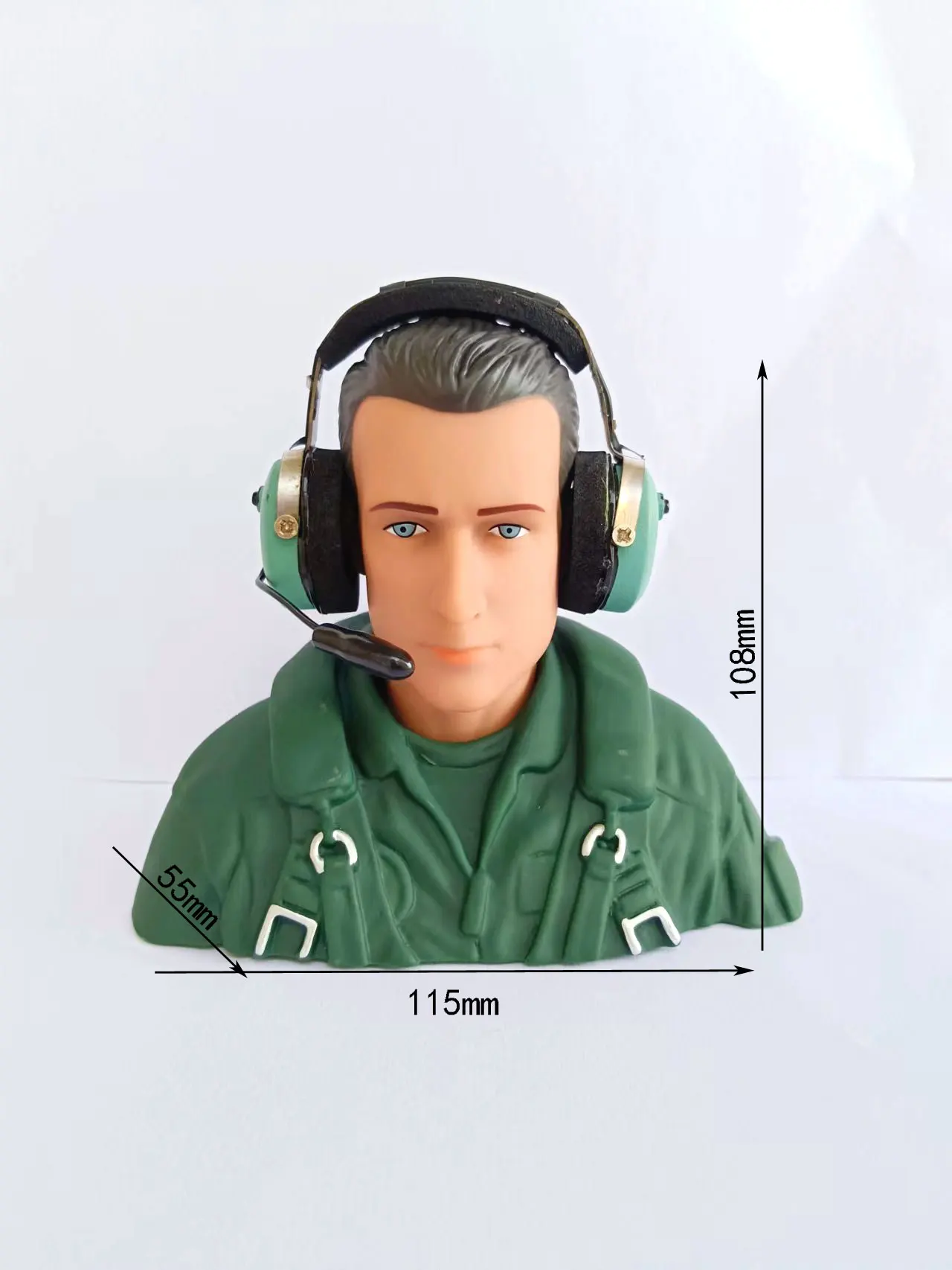 Model plane pilot 1/5-1/4 pilot with movable head and movable headset  Pilot figure