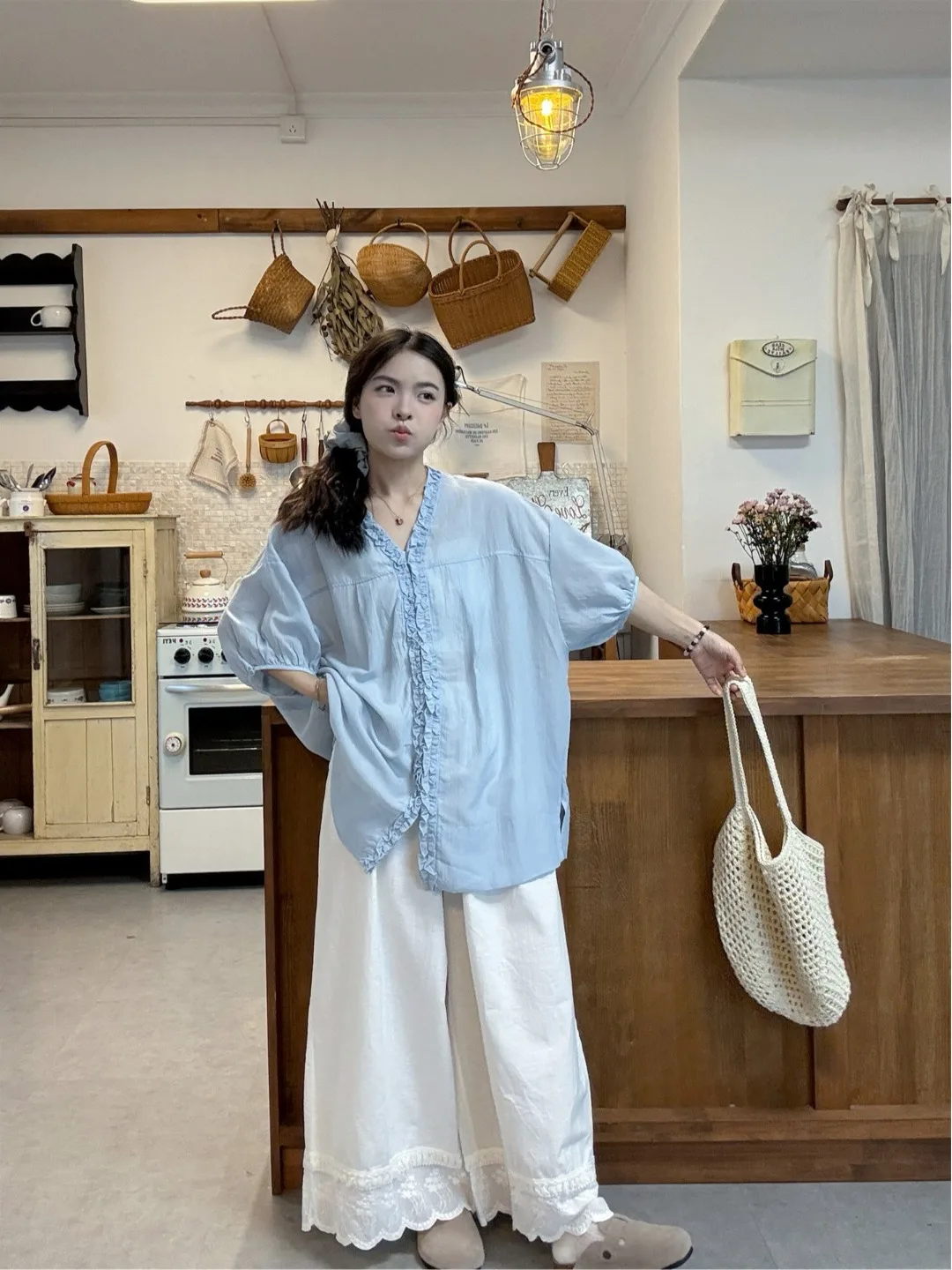 

Ladies' Loose Short Sleeve Shirt Wooden Ear Blue Casual Spring New Style V-neck Slimming Top Korean Style Commute Wind