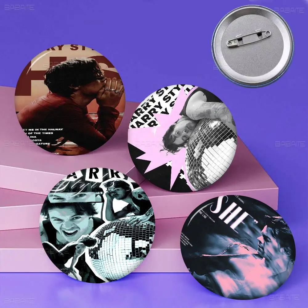 Famous Pop Singer Harris_Styles Button Pin Handmade Brooch for Clothes Badge Backpack Decoration Jewelry Accessories