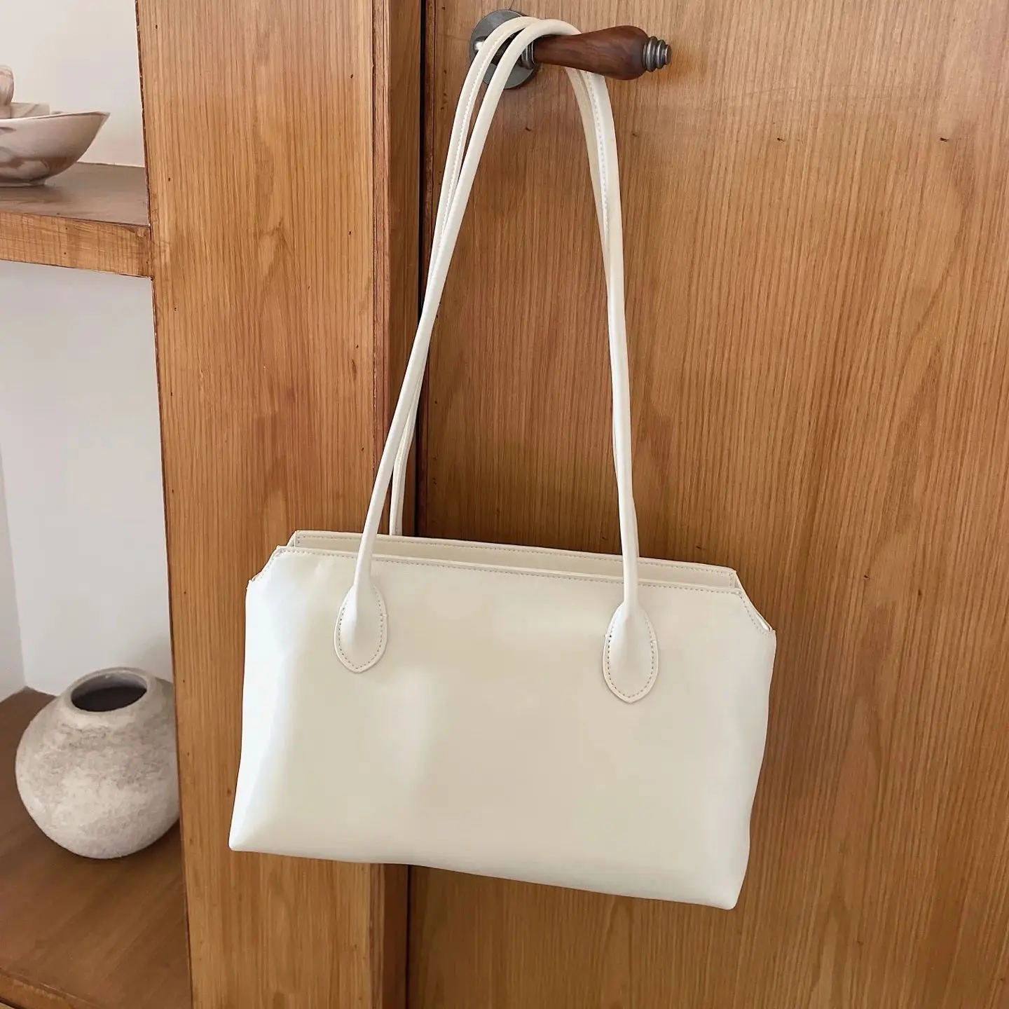 

Натуральная кожаная женская сумка через плечо, люксовая дизайнерская брендовая женская сумка-багет из воловьей кожи, большая женская сумка-тоут, новинка 2026 года