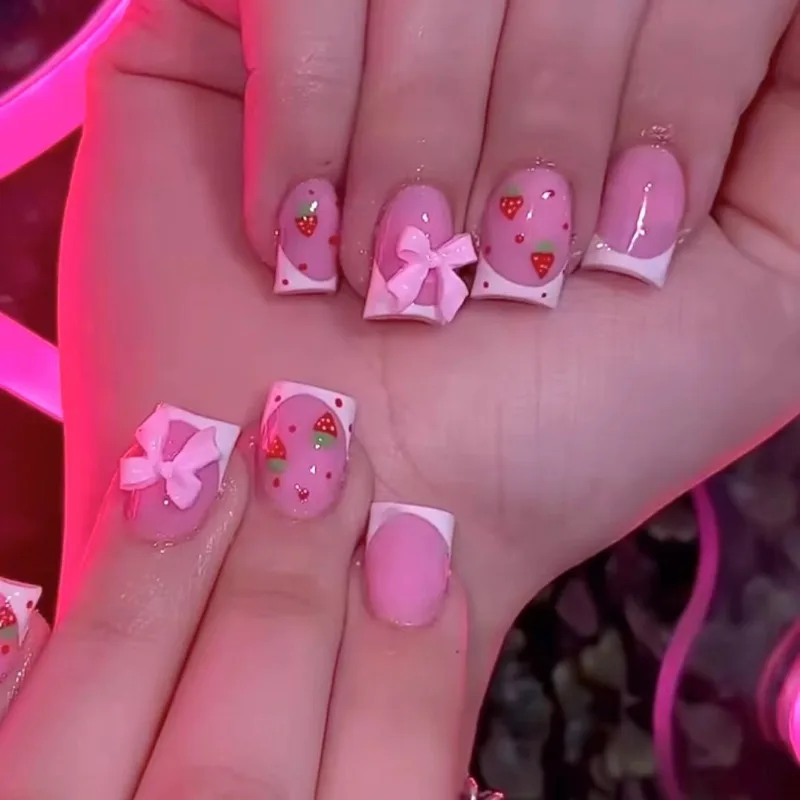 24 pçs curto quadrado unhas falsas branco ponta francesa 3d rosado arco imprensa em unhas rosa acrílico vara-em unhas com design de morango