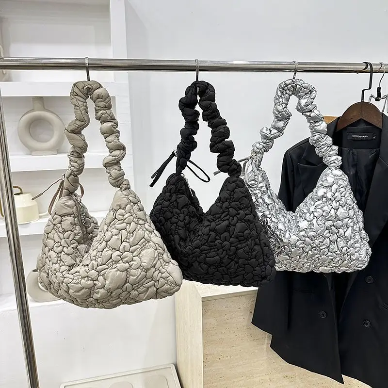 Plum Blossom Bag Cloud New Versatile Premium Folds Niche Casual One Shoulder Crossbody Exquisite Simple Casual Fashion Trend