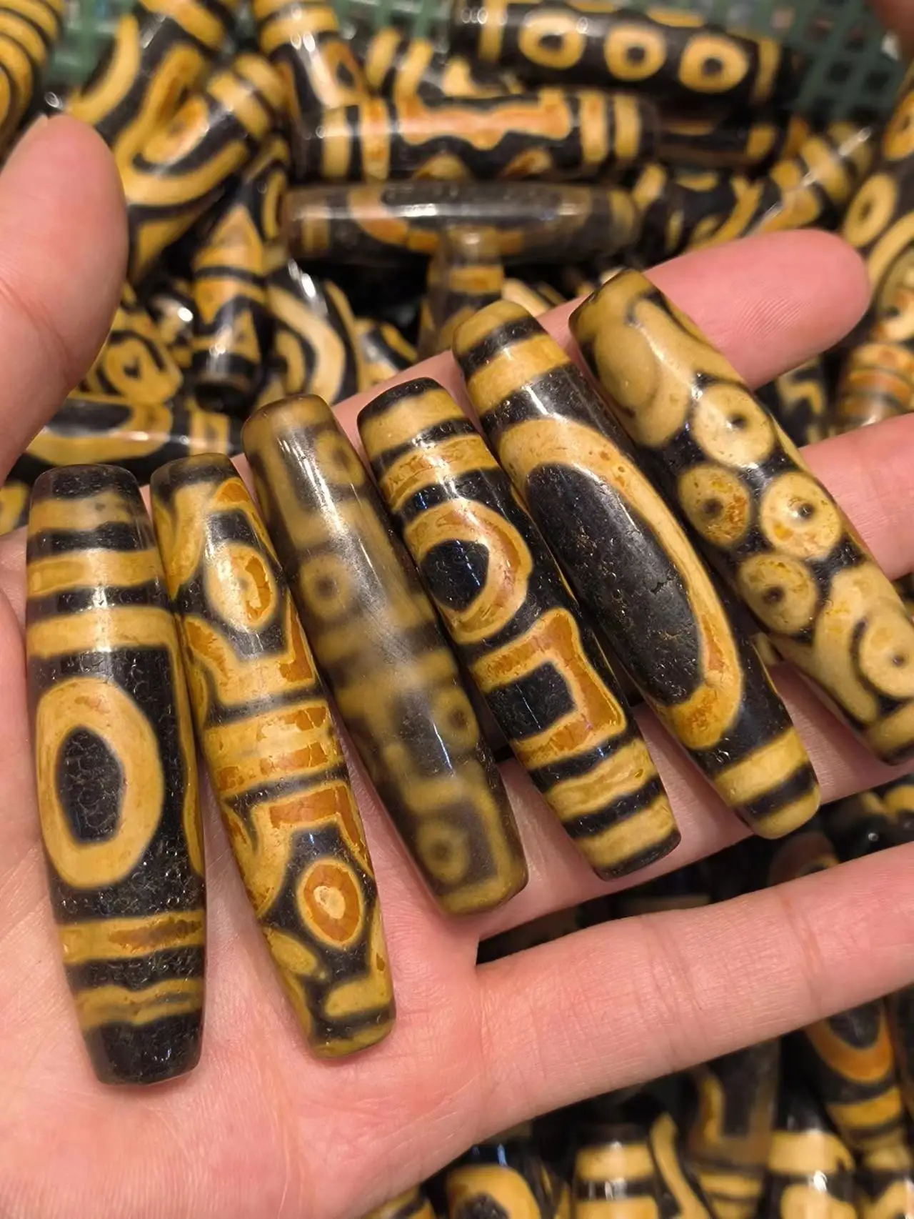 

100pcs/lot Natural multi-pattern old agate dzi wholesale Tooth yellow Weathering lines Delicate calcify Handmade bead Accessoriy