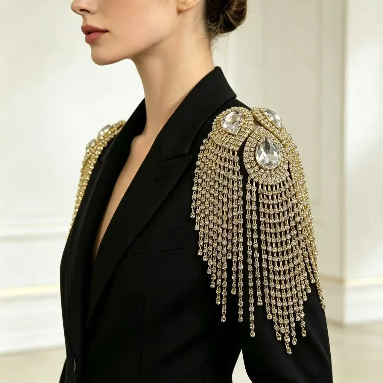 Temperament, fashion, personality, water droplet fringe, shoulder chain, men's and women's suits, formal dresses, stage accessor