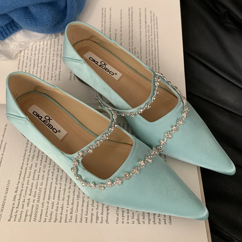 

Дизайнерская женская обувь с цепочкой и стразами, элегантные модельные туфли с острым носком, женская удобная обувь на низком каблуке, женская обувь Zapatos De Mujer