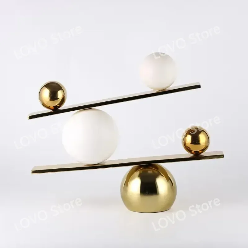 Light Luxury Style Metal Ornaments Swing Ball    Home Decor