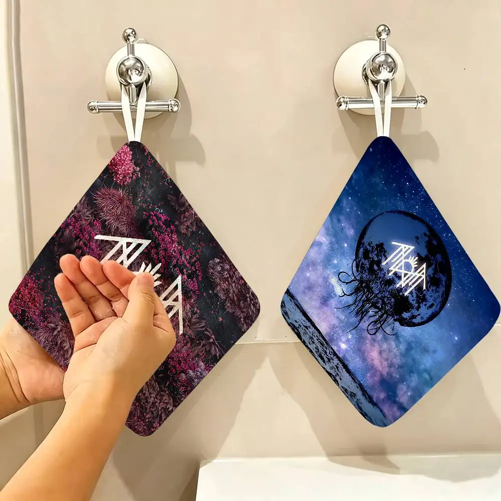 Sleep Token Band Thickened Polyester Cotton Hanging Towel, High Absorbent Hand Wiping Towel for Indoor Use