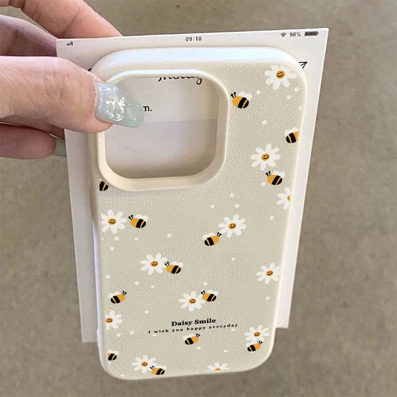 White Lychee Texture Full-Screen Phone Case with Bee And Floral Patterns, Suitable foriPhone 17, 16, 15, 14, 13, 12, 11, etc