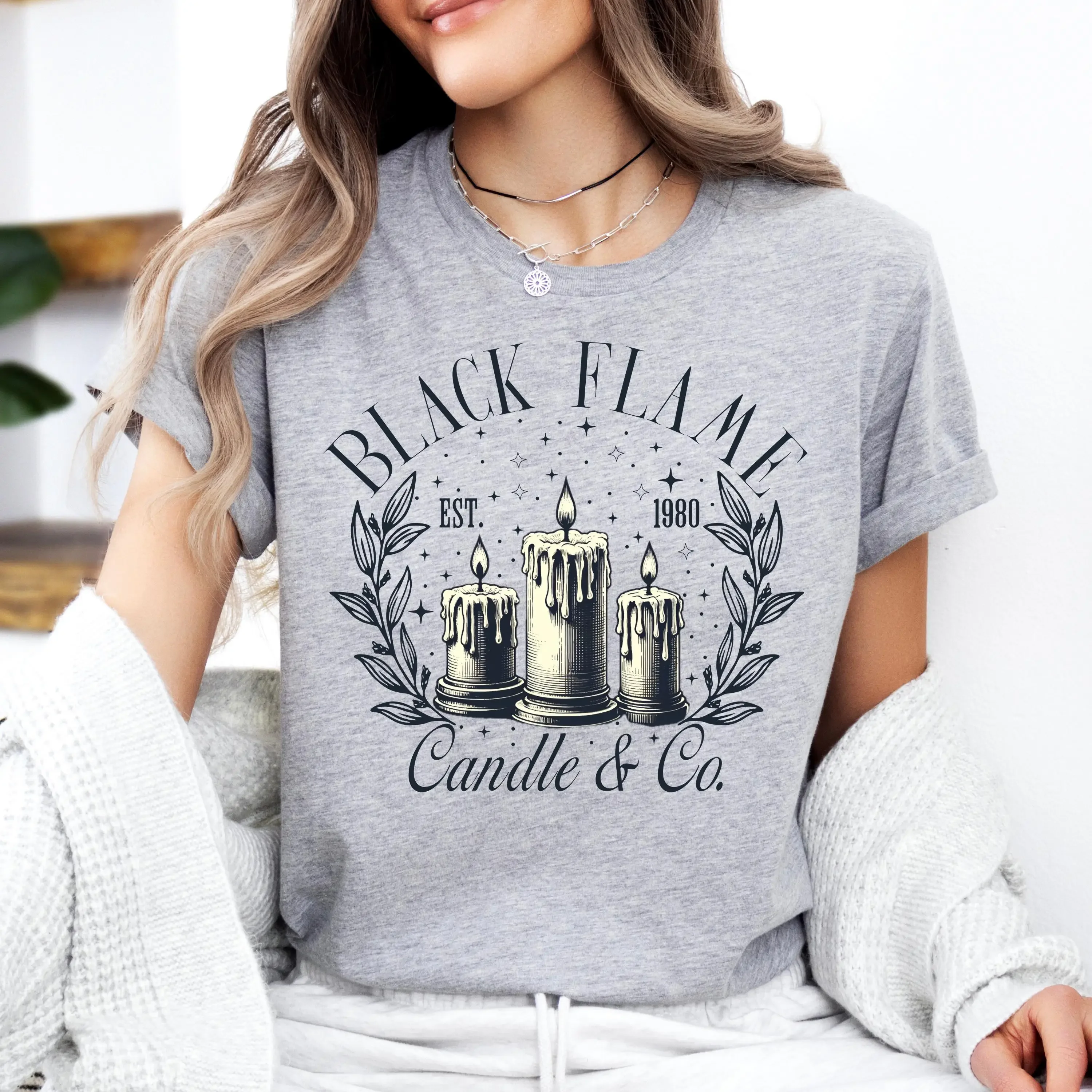 Black Tin Candle - Maglietta con candela a fiamma nera